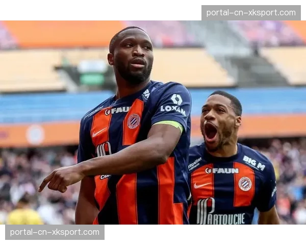 里昂3-0完胜蒙彼利埃,取得联赛三连胜,脱离降级区