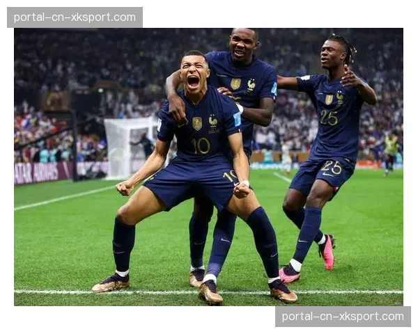 巴黎公布对阵兰斯大名单,姆巴佩、登贝莱领衔,阿森西奥缺席 巴黎公布对阵兰斯大名单,姆巴佩、登贝莱领衔,阿森西奥缺席